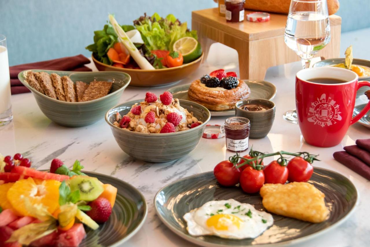 Swissotel Living Джеда Екстериор снимка A typical breakfast