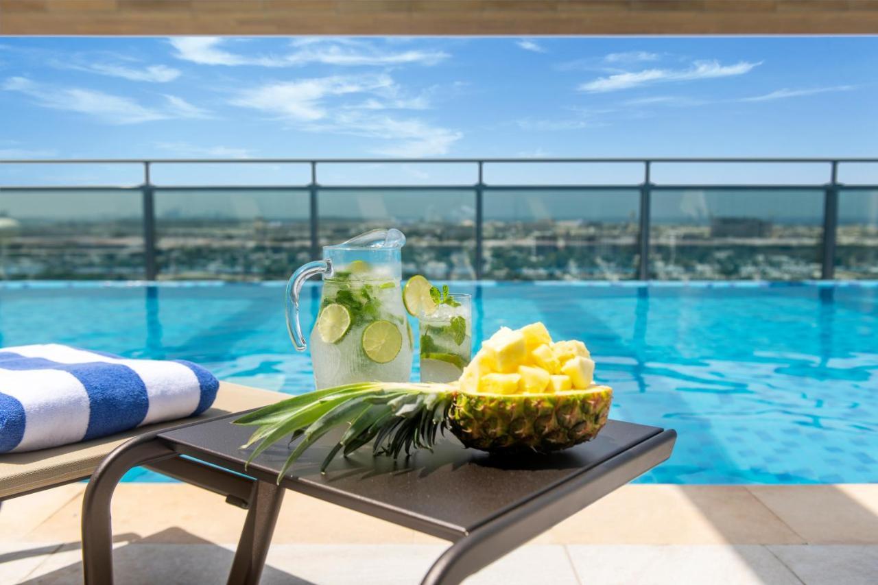 Swissotel Living Джеда Екстериор снимка The pool at the hotel